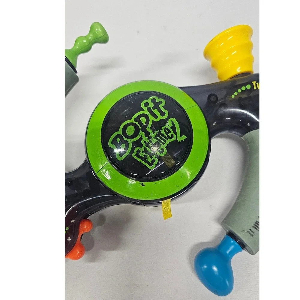 Milton Bradley Bop It Extreme 2 Electronic Handheld Game 2002 Translucent Black
